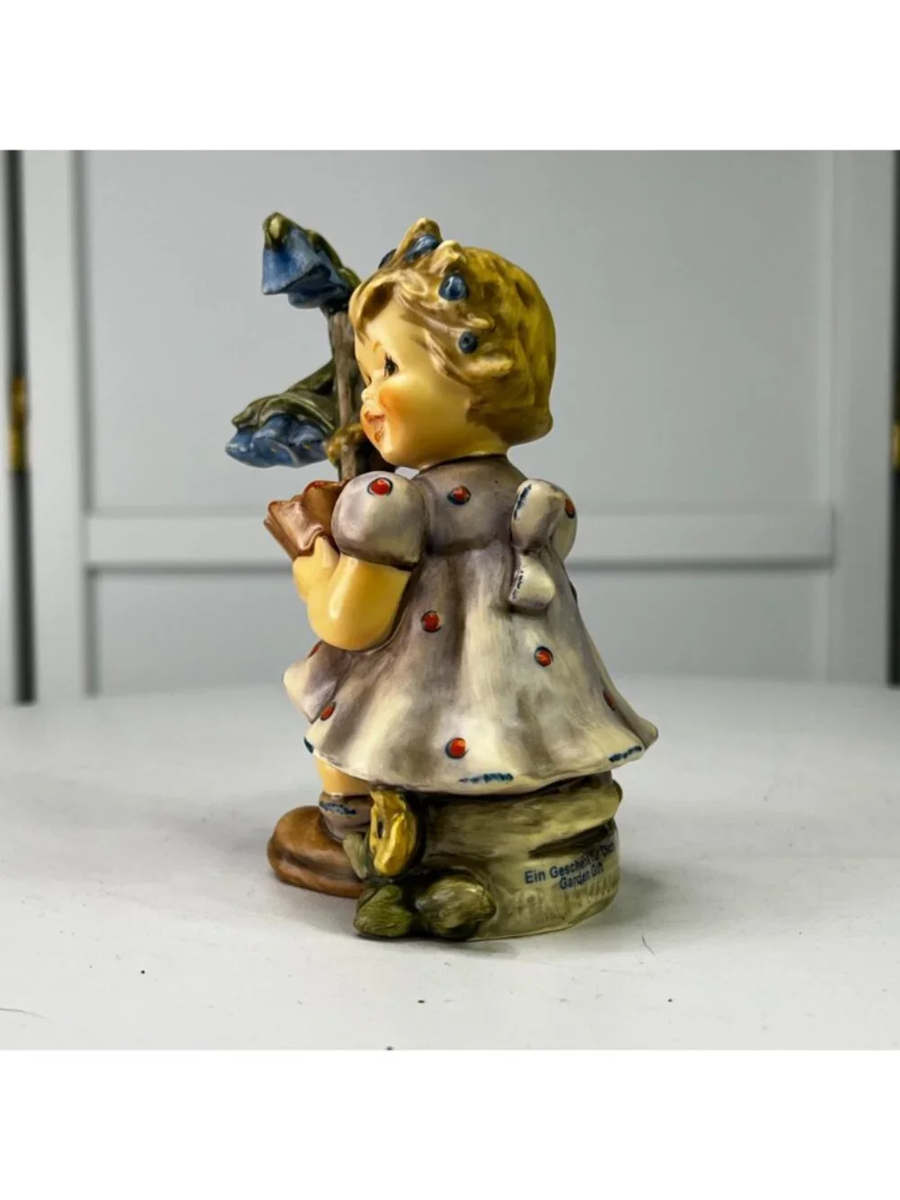 Goebel Hummel Garden Gift Vintage Figurine 619 TMK 8 First Issue From 2004